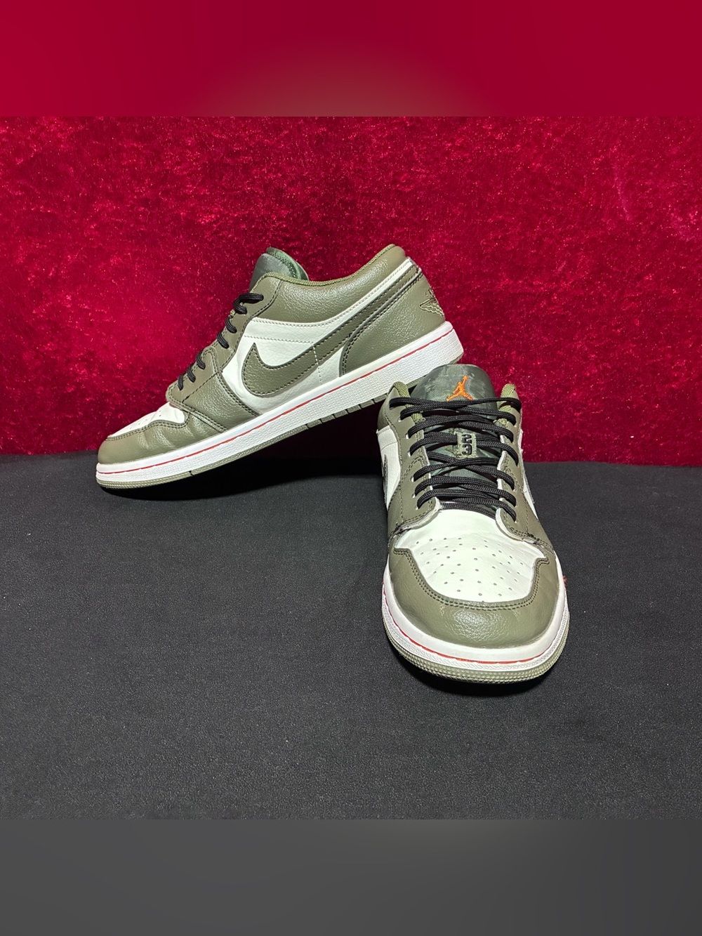 Air Jordan 1 Low Military Green SKU: 553558 121 Men’s Sz 8.5